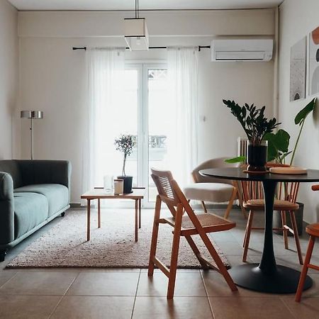 Charming Apartment In Keramikos Atenas Exterior foto