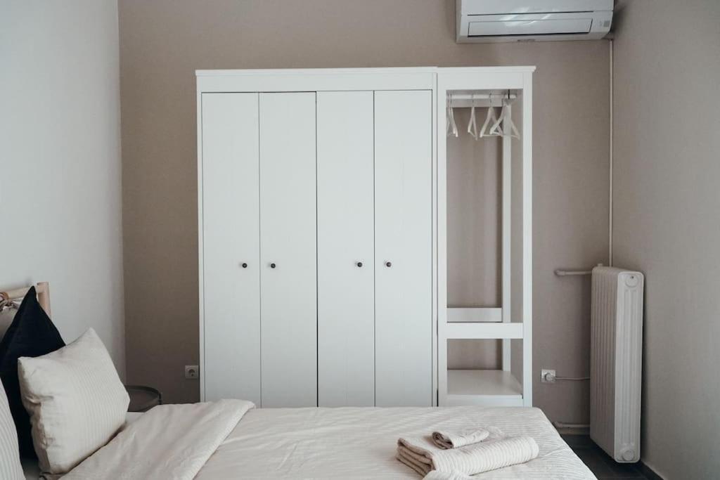 Charming Apartment In Keramikos Atenas Exterior foto