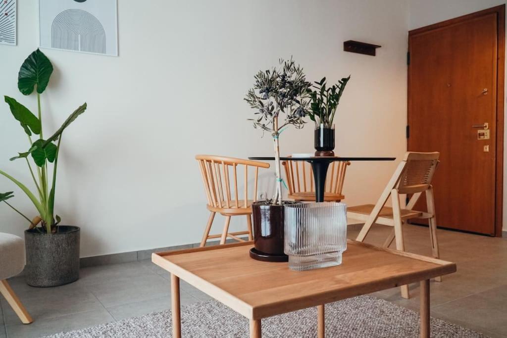 Charming Apartment In Keramikos Atenas Exterior foto